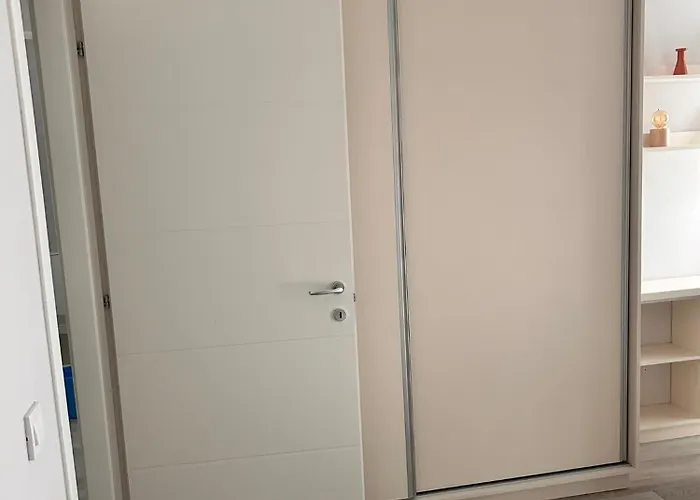 Elegance * Βουκουρέστι